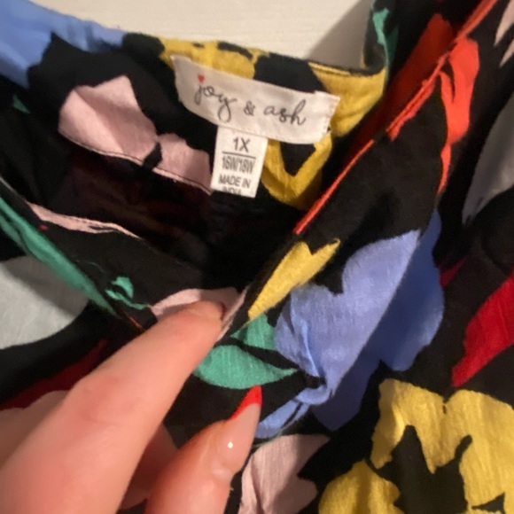 Luvmemore
Cindy Crop Top and Skirt Two Piece Set - 1x or 16W/18W - Floral Print - Picture 3 of 6